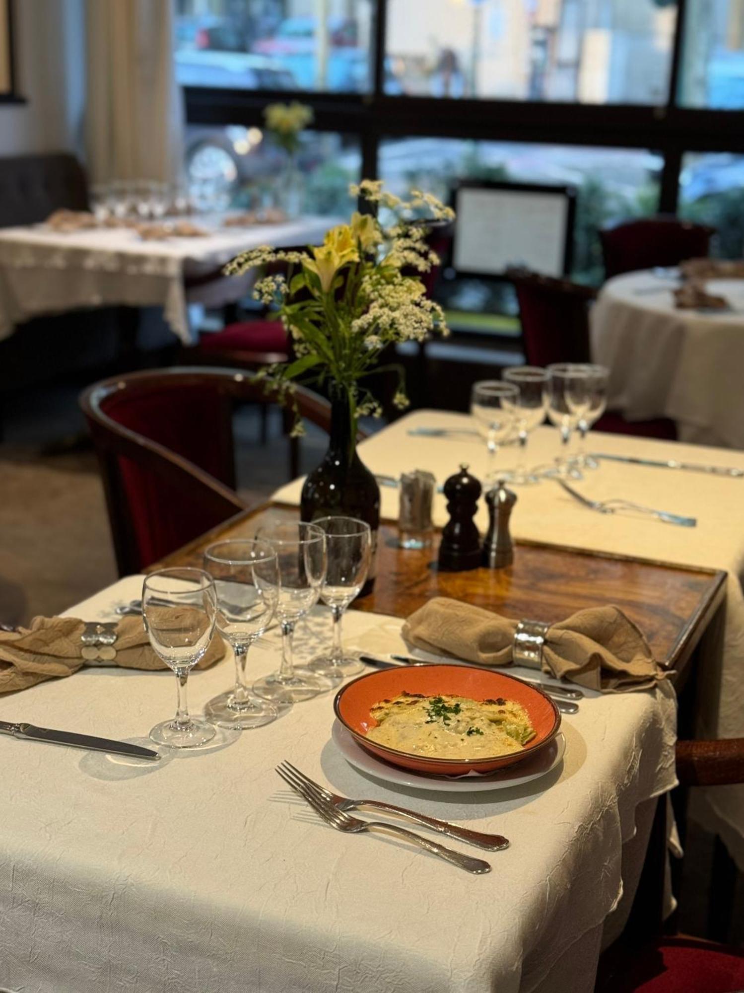 Hotel Paris Vesinet- Logis Hotel Restaurant Le Vésinet Eksteriør billede