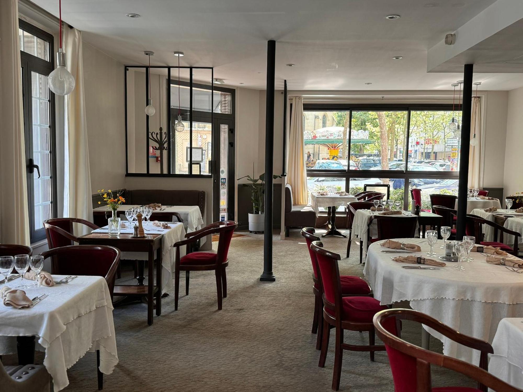 Hotel Paris Vesinet- Logis Hotel Restaurant Le Vésinet Eksteriør billede
