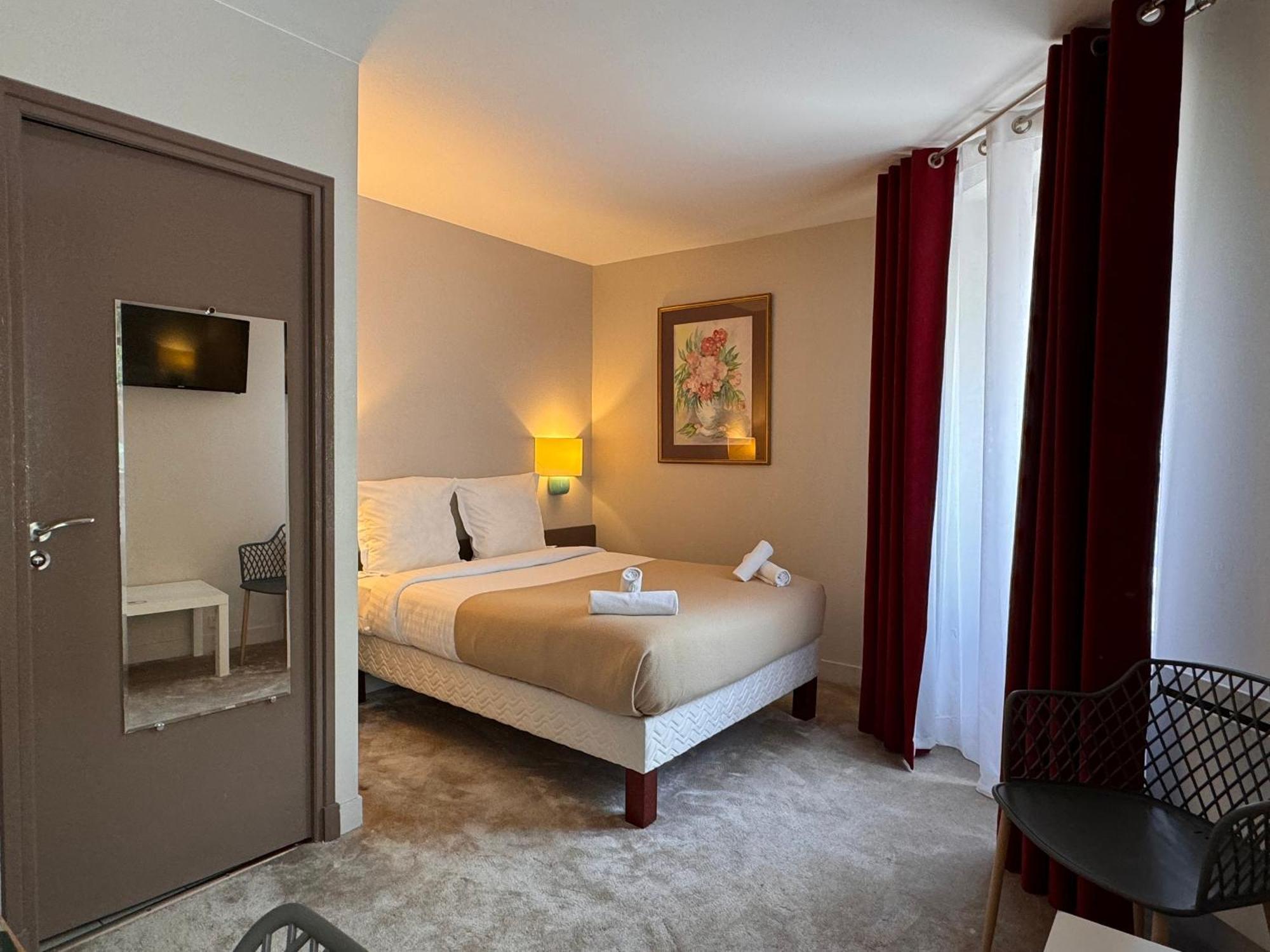 Hotel Paris Vesinet- Logis Hotel Restaurant Le Vésinet Eksteriør billede